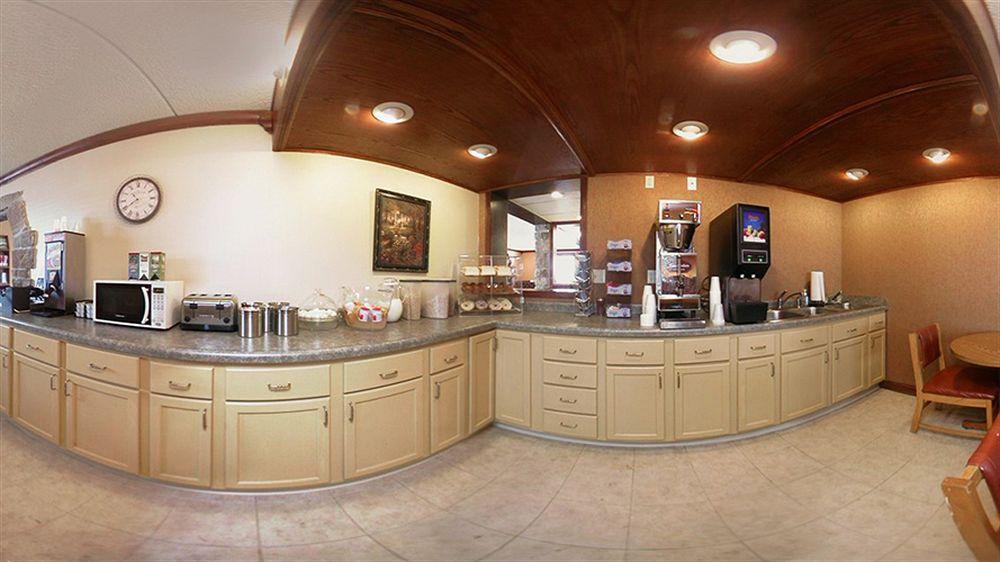Knights Inn And Suites - Grand Forks Extérieur photo