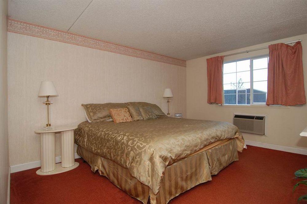 Knights Inn And Suites - Grand Forks Chambre photo