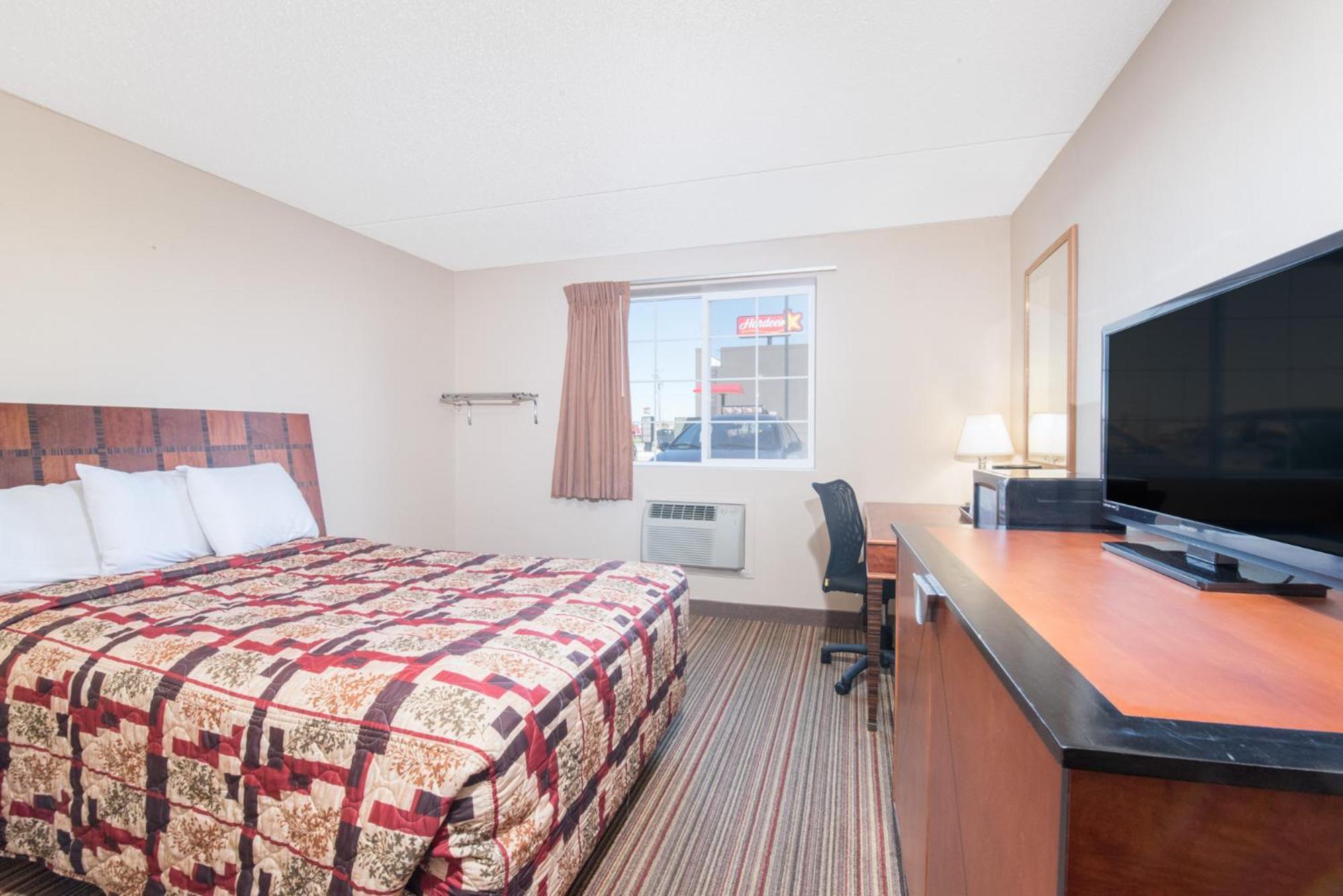 Knights Inn And Suites - Grand Forks Extérieur photo