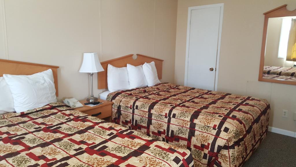 Knights Inn And Suites - Grand Forks Extérieur photo