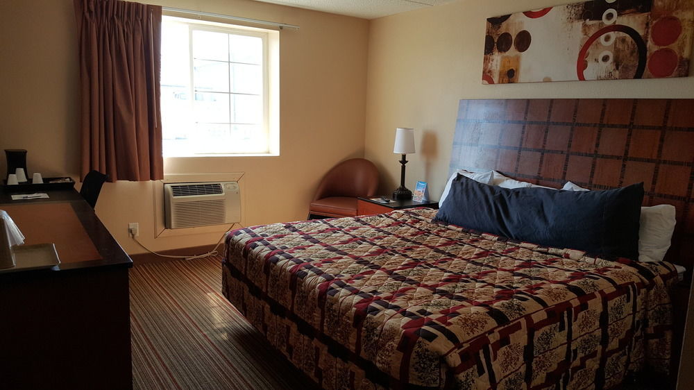 Knights Inn And Suites - Grand Forks Extérieur photo