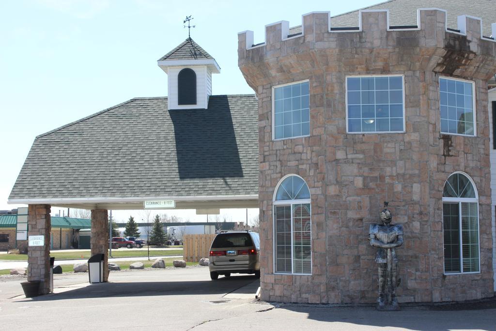 Knights Inn And Suites - Grand Forks Extérieur photo