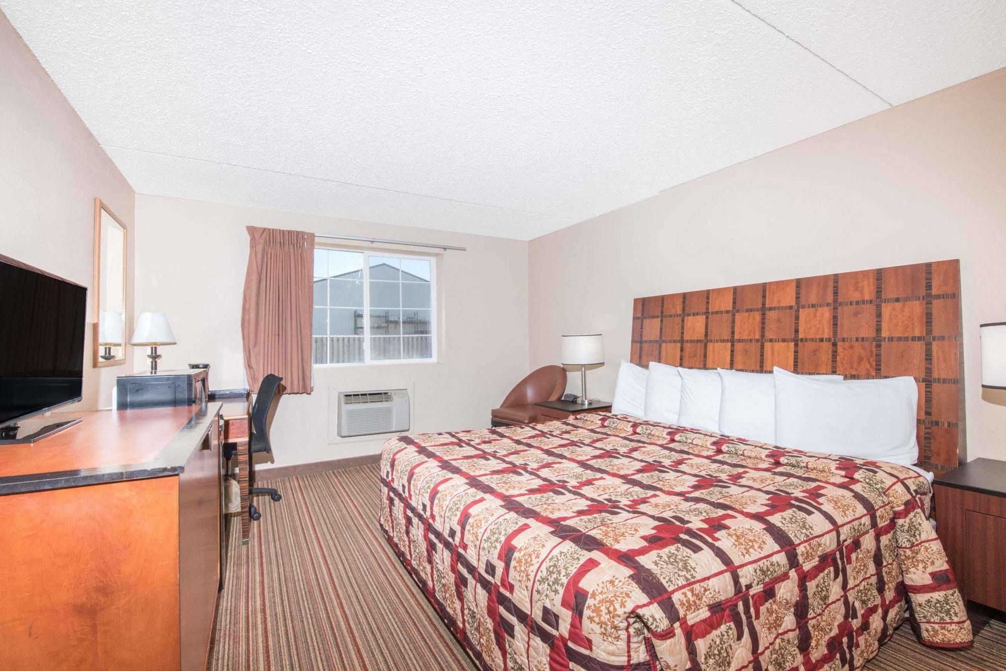 Knights Inn And Suites - Grand Forks Extérieur photo