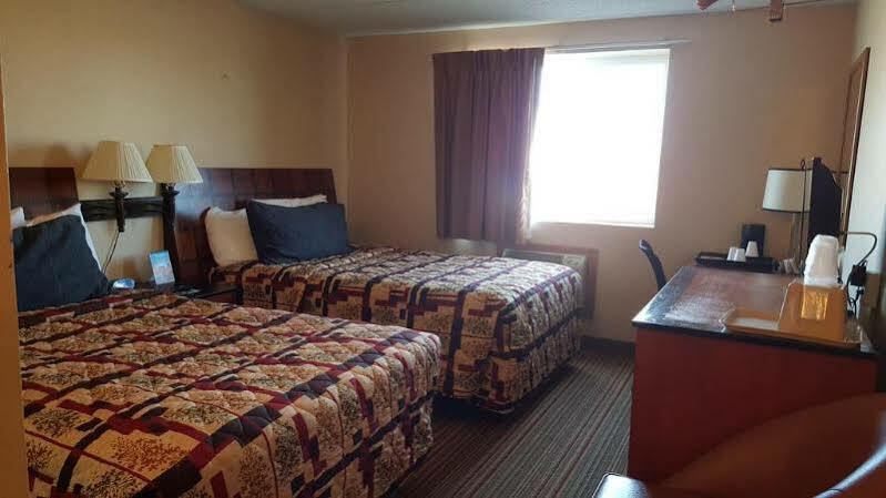 Knights Inn And Suites - Grand Forks Extérieur photo